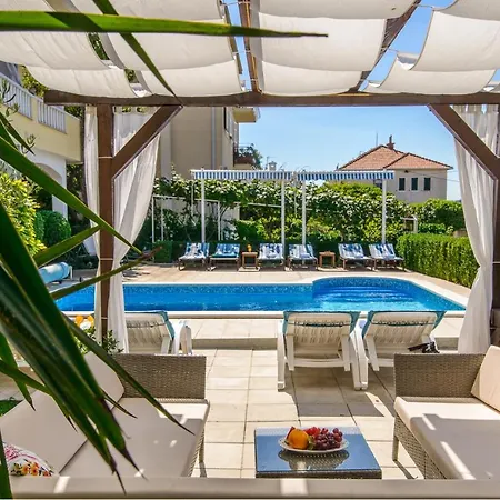 Kasalo Guest house 3*