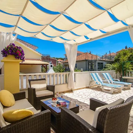 Guest house Kasalo 3*