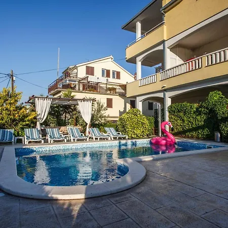 Kasalo Guest house 3*